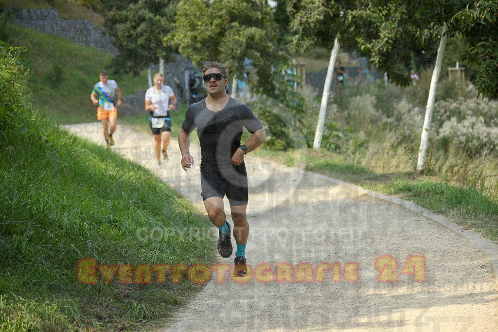 250824_1440_EX1_7080 | Sportfotografie im Rhein-Sieg Kreis, Köln, Bonn, NRW, Rheinland Pfalz, Hessen, etc. Unser Tätigkeitsfeld umfasst den Laufsport vom Volkslauf über den Marathon, Duathlon, Triathon bis zum Ultralauf wie Kölnpfad Ultra oder Schindertrail.
