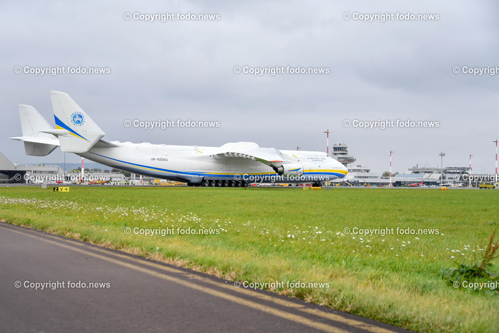 Flughafen Linz Hoersching_ Landung Antonov AN 225_ 05.10.2021-15 | 05.10.2021, Linz Hörsching, AUT, Flughafen Linz, Linz Airport, Landung Antonov 225, im Bild Antonov 225 - größtes und schwerstes Transportflugzeug der Welt zu Gast in Linz