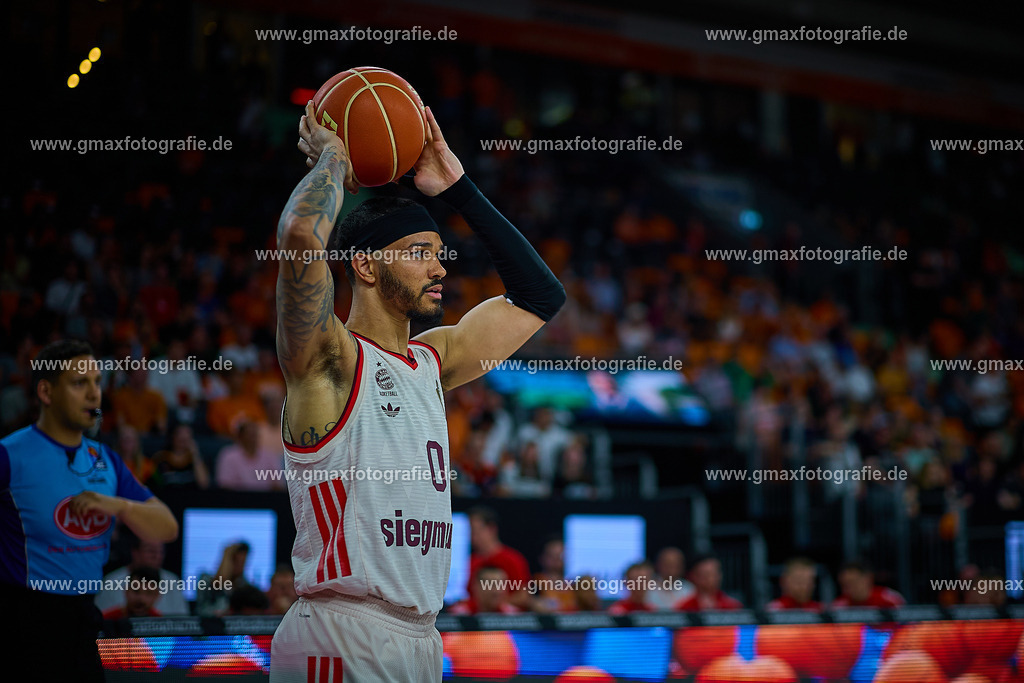 GER, ratiopharm ulm gegen FC Bayern, Basketball, 2. PlayOff, Finale, EasyCredit Bundesliga, Spielzeit 2024/2025, 18.06.2025 | Portrait, Portraet, Freisteller von Nick Weiler-Babb (FC Bayern, #00)GER, ratiopharm ulm gegen FC Bayern, Basketball, 2. PlayOff, Finale, EasyCredit Bundesliga, Spielzeit 2024/2025, 18.06.2025Foto: Eibner-Pressefoto/Gerald Oelze-de Stoppany