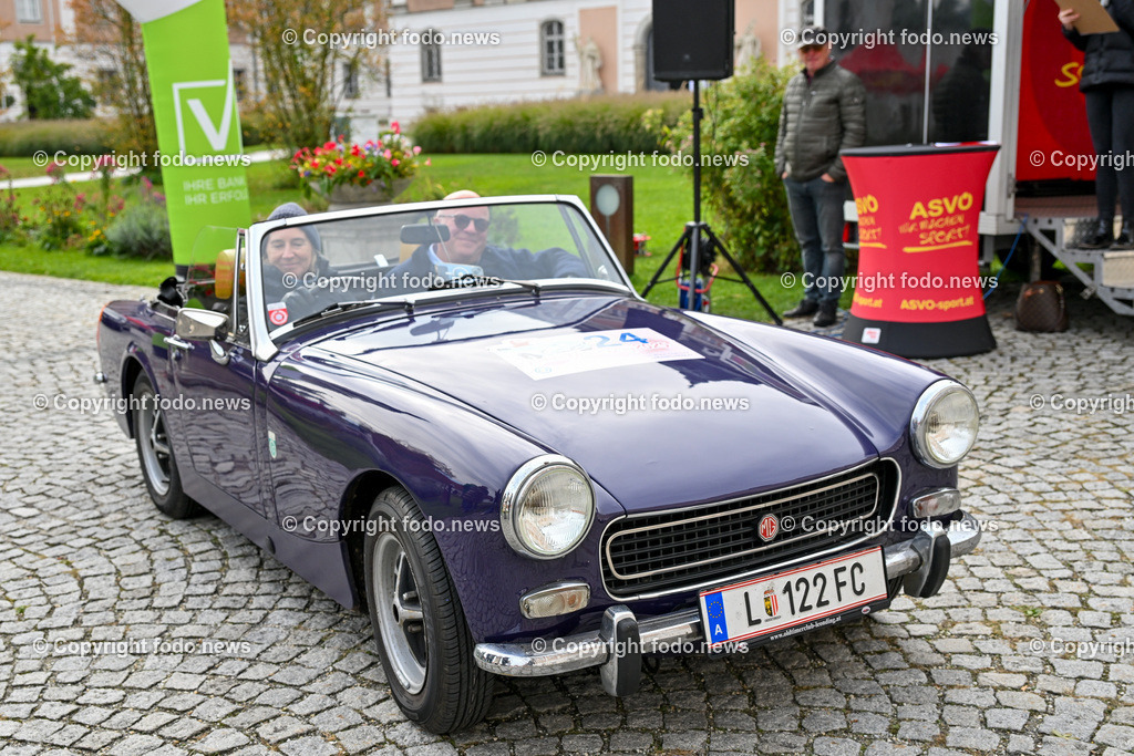 Frauen fuer Frauen_ Charity Oldtimerfahrt_ 04.10.2025-142 | 04.10.2025, Linz, AUT, Oldtimer Charity im Bild Frauen fuer Frauen Oldtimerfahrt, Teilnehmer©Harald Dostal / fodo.media