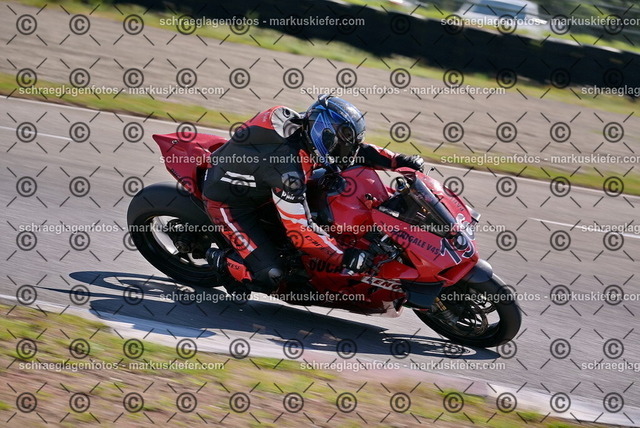 26bt05-0055 | markuskiefer.com - Realisiert mit Pictrs.com