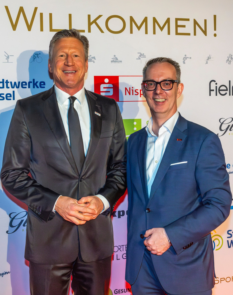 top-top.de 260306-277 | Foto, Video, Fotografie, Videografie, Fotobox, DJ, Discjockey, Musik, Musikbox, Veranstaltung, Photobooth, Amazon, Ebay, Buchtipp, Bestseller, Autor, Verlag, Buch, Wesel, Hamminkeln, NRW, Dinslaken, Rees, Drohne, Hochzeit, Party, Fotobox, Wesel, Fotograf