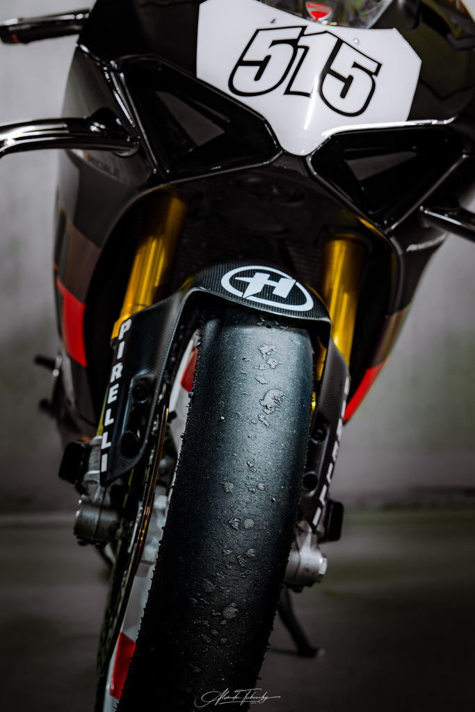 Ducati Panigale V4S | Entdecken Sie die faszinierende Welt von Alexander Tschuncky Arts: Kreative Fotografie, atemberaubende Automobilkunst und hochwertiger Bilderdruck. Lassen Sie sich inspirieren! - Realisiert mit Pictrs.com