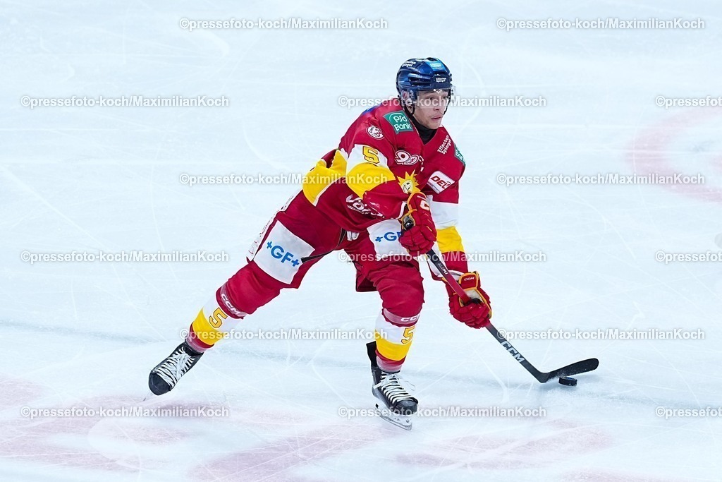 xYDRx20022601059 | 20.02.2026, xydrx, Eishockey, DEL2, Düsseldorfer EG - EV Landshut, PSD Bank Dome Düsseldorf: Nicolas Geitner (Düsseldorfer EG #5)   Photo: xYannisxDreimannxPressefotoKochx