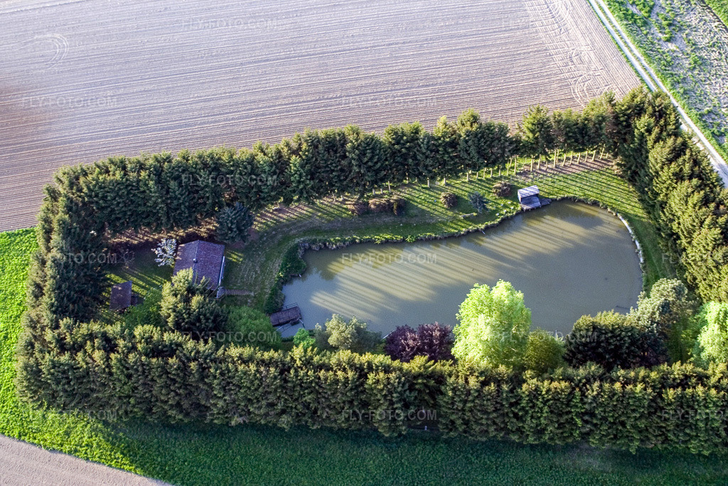 Aerial view: Niederseebach in Seebach in the state Bas-Rhin, France.Photo: IMG_10608.jpg taken on 05/04/2008 by Werner Riehm/FLY-FOTO.comResolution of the original: 3456 x 2304 px