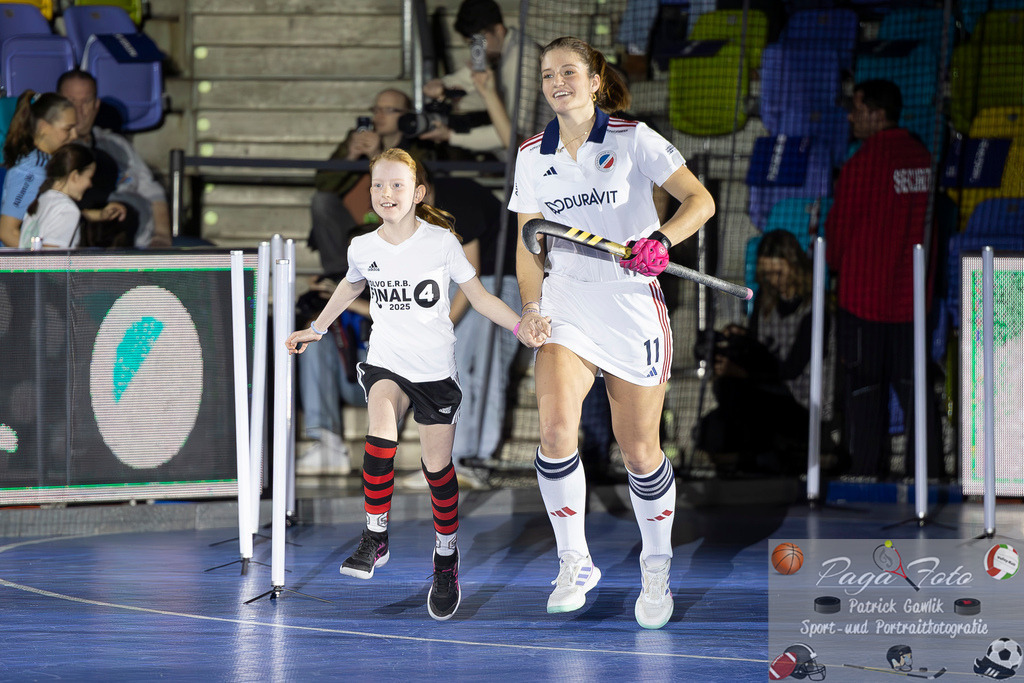 Volvo E.R.B. Final 4 Halbfinale Frauen: Mannheimer HC - Düsseldorfer HC, 25.01.2025 | Sonja Zimmermann (Mannheimer HC #11), Mannheimer HC - Düsseldorfer HC, Frankfurt, Süwag Arena, 25.1.2025 - Realisiert mit Pictrs.com