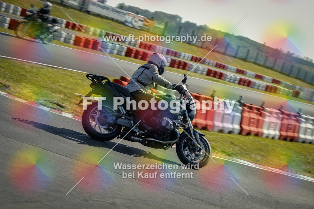 OBK_Mai_Martina_Markus-10257 | Hier findet Ihr Bilder von Touristenfahrten auf der Nürburgring Nordschleife oder von anderen Veranstaltungen die ich besucht habe. Viel Spass beim Durch Schauen 