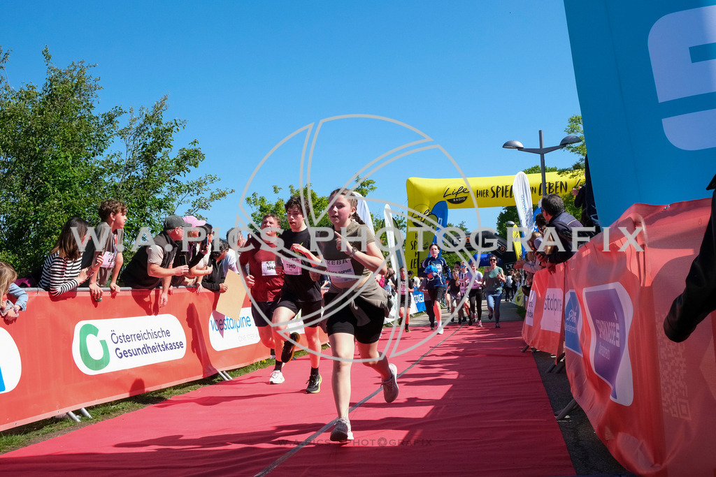 ..... | LINZ,AUSTRIA,27.April 24, Int. 3 Brückenlauf Linz  , Image shows: Photo: WAPICS / Michael ring