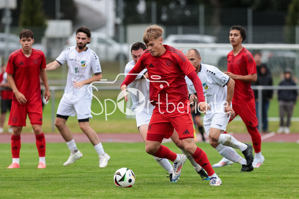 SSV Dillingen - FC Bayern Amateure | setzt zur Torschuss an - Samuel UNSOELD (FCB #16)