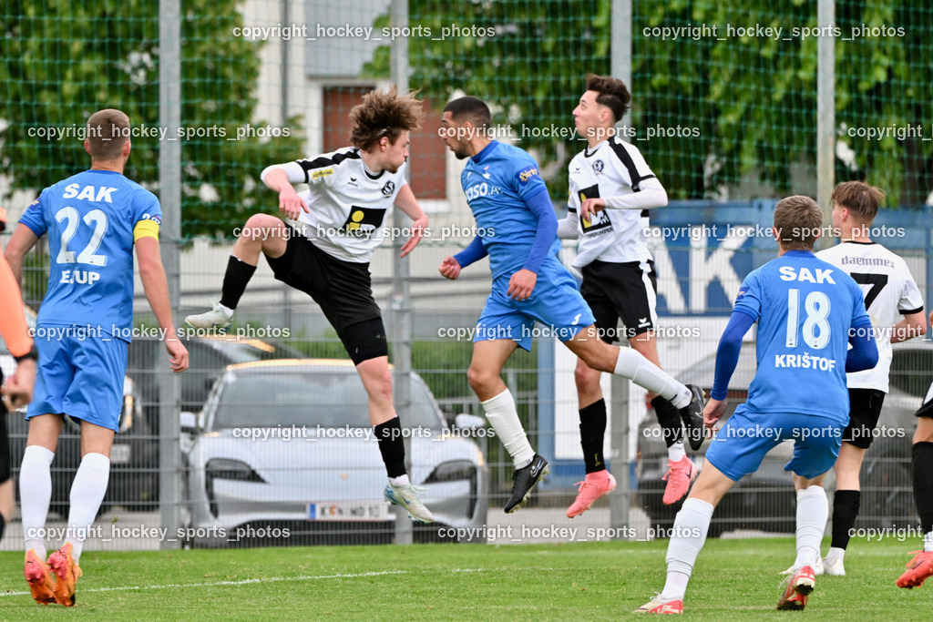 SAK vs. SV Spittal Drau 1921 | #22 Leo Ejup SAK, #18 Kristijan Jelic SV Spittal, #16 Sasa Blagojevic SAK, #23 Tobias Tollschein SV Spittal, #18 Jonas Kristof SAK, SAK vs. SV Spittal Drau 1921, SAK vs. SV Spittal Drau 1921 am 23.05.2025 in Klagenfurt (Sportpark Welzenegg), Austria, (Photo by Bernd Stefan)