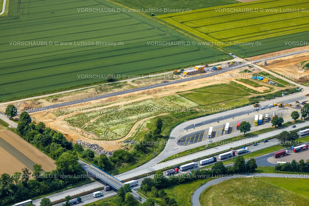 Werl220601320 | Luftbild, archeologische Ausgrabungsstätte, Baustelle an der Autobahnraststätte Am Haarstrang an der Autobahn A44,  Westbüderich, Werl, Soester Boerde, Nordrhein-Westfalen, Deutschland