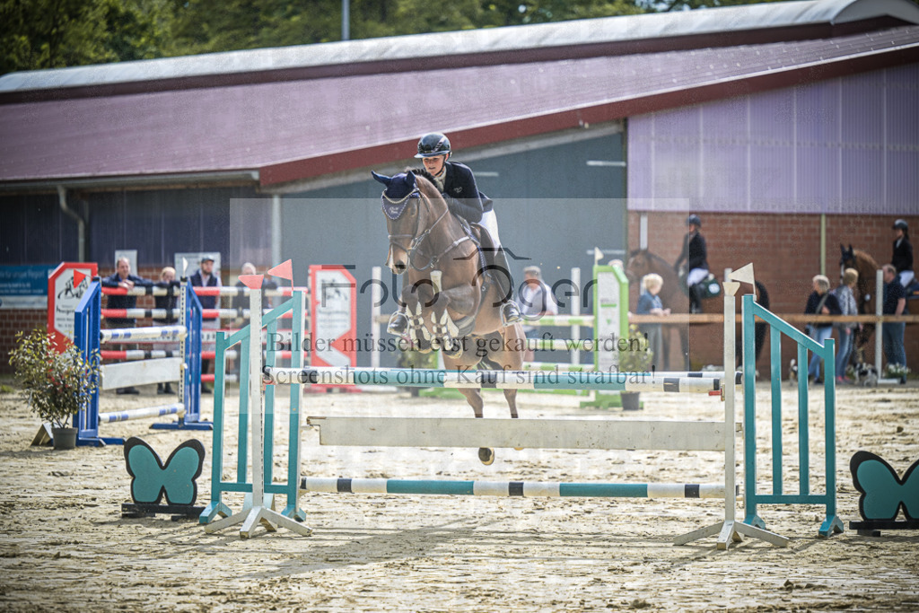 DOS_1432 | Entdecke hochwertige Reitturnierfotos von Foto Oger. Professionell, emotional und authentisch – jetzt Lieblingsmomente im Shop bestellen. - Realisiert mit Pictrs.com