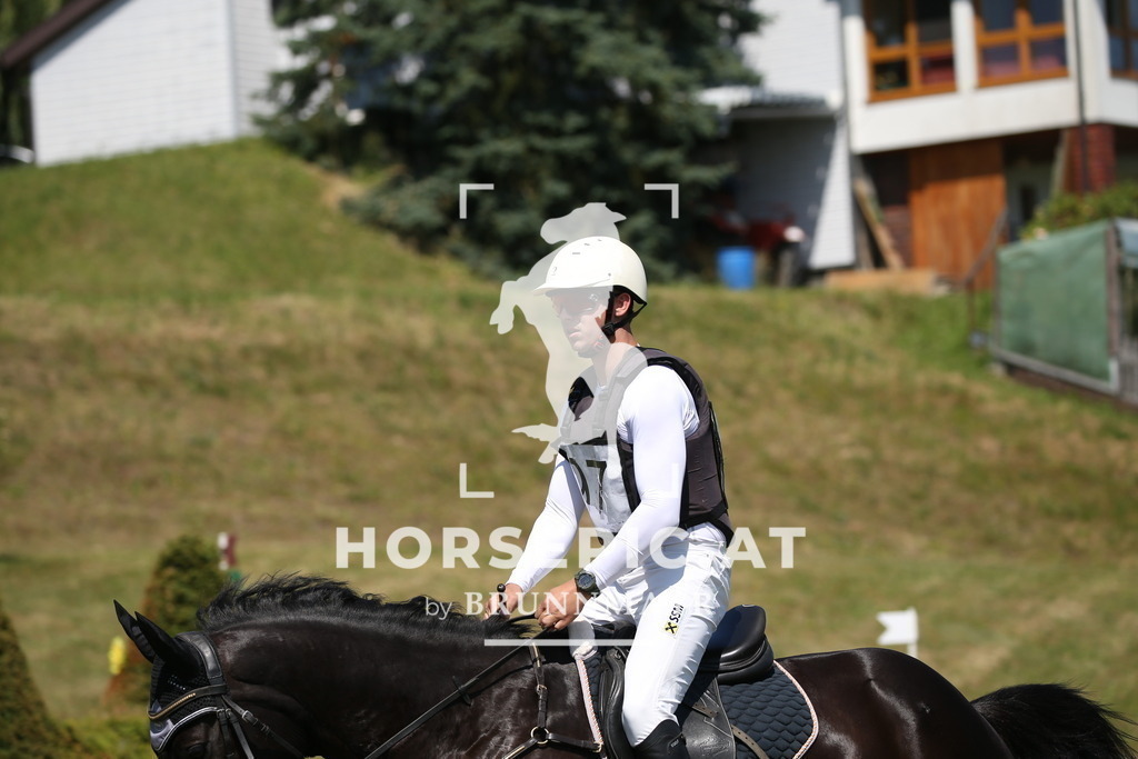 DL2Q1455 | Willkommen bei Brunnmayr - Design & Fotografie – Ihrem Spezialisten für Reitturniere und Pferdeveranstaltungen in Oberösterreich, Salzburg und Bayern! Seit über 17 Jahren sind wir leidenschaftlich dabei.