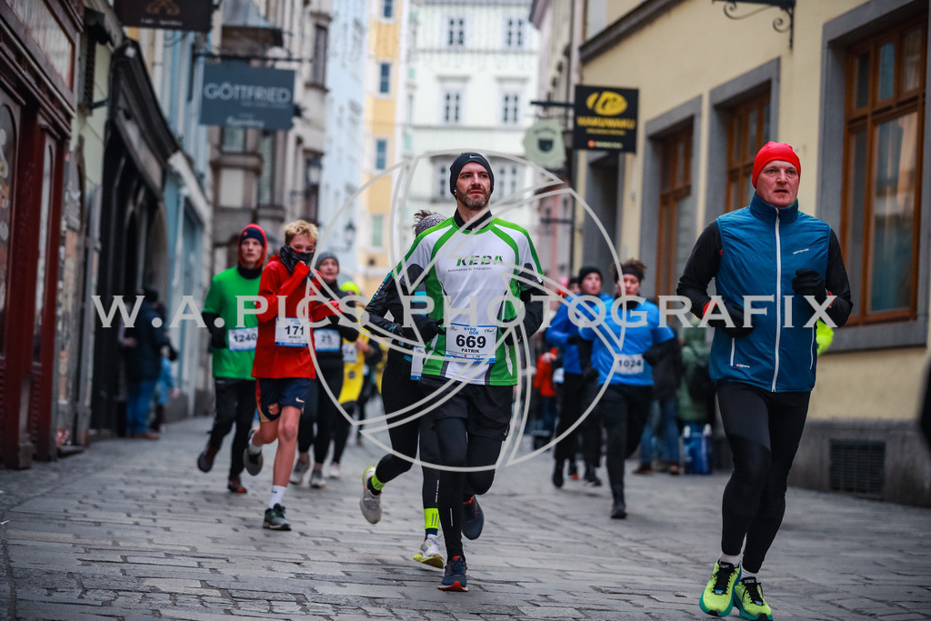 SILVESTERLAUF LINZ 25 | Linz, AUSTRIA, 31. Dezember 25, TRIRUN SILVESTERLAUF LINZ 25 , Image shows: 
Photo: WAPICS / BINDER Manuel