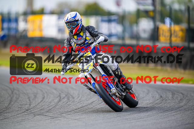 MaZZes_FotoMatrix_231001_4448 | S4