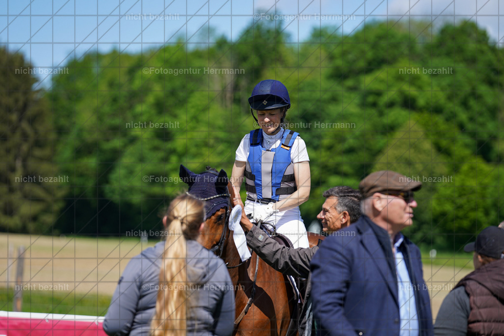 20240518-FAH03209 | rbilder, Turnierfotografen ayern, Fotoagentur Herrmann, Geländeturnier, Springbilder, Dressurbilder, Jungpferdefotograf