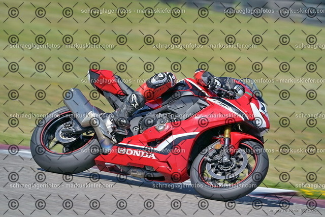 26BT02-0912 | markuskiefer.com - Realisiert mit Pictrs.com