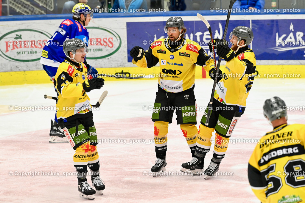EC IDM Wärmepumpen VSV vs. HC Pustertal | Jubel HC Pustertal Mannschaft, EC IDM Wärmepumpen VSV vs. HC Pustertal, EC IDM Wärmepumpen VSV vs. HC Pustertal am 15.11.2024 in Villach (Stadthalle Villach), Austria, (Photo by Bernd Stefan)