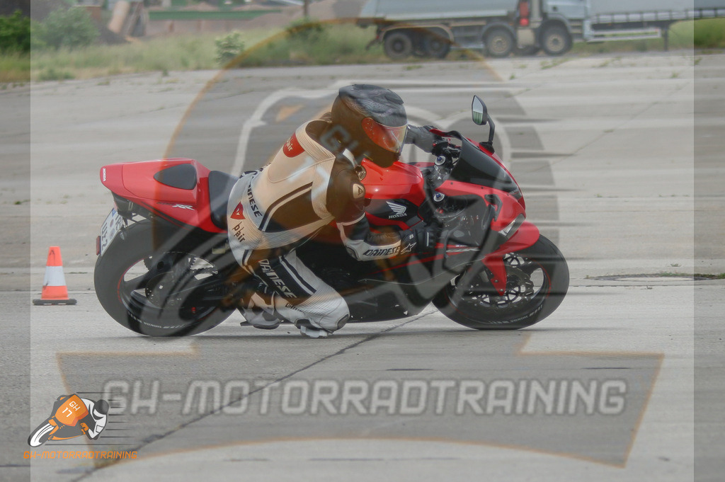 IMG_2859 | gh-motorradtraining-foto.de - Realisiert mit Pictrs.com