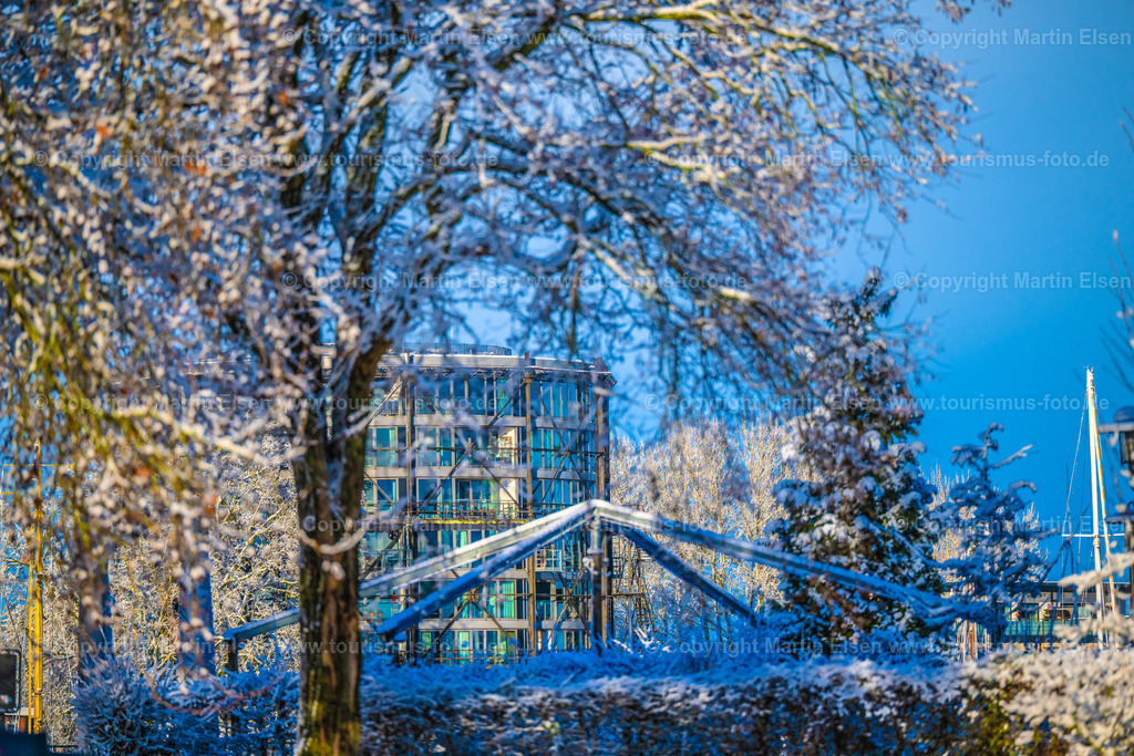 Stade Gasometer Altstadt Winter Schnee_ELS_2348030126 | Fotos aus den Touristenorten aus Norddeutschland. - Realisiert mit Pictrs.com