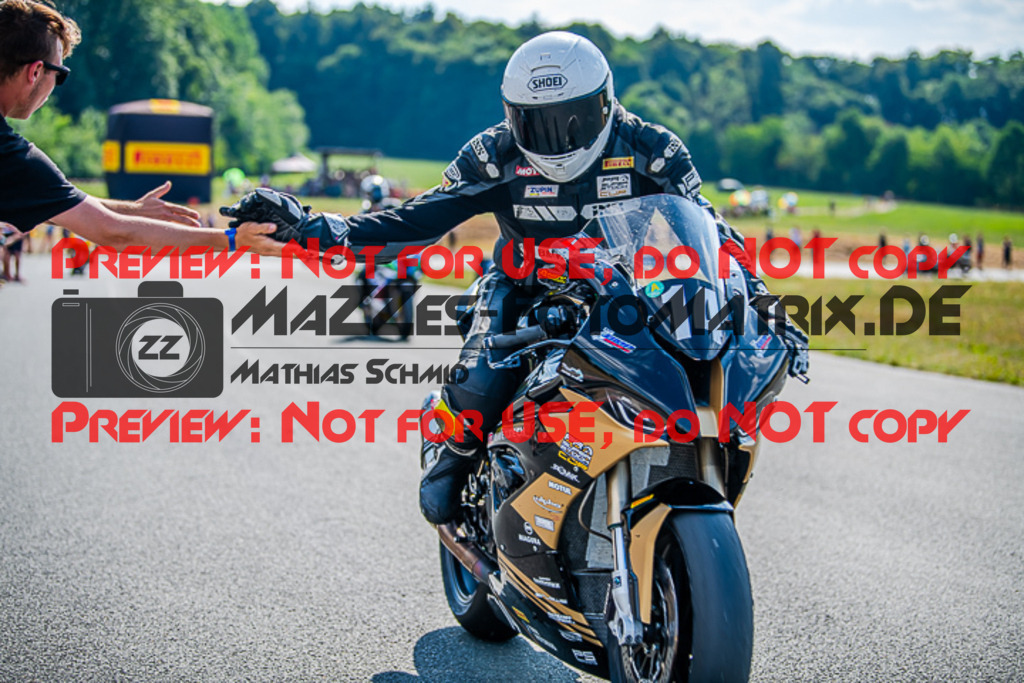 MaZZes_FotoMatrix_220724_0971 | Fotograf Mathias Schmid
Sportfotograf,
Eventfotograf,
Hochzeitsfotograf,
Portraitfotograf