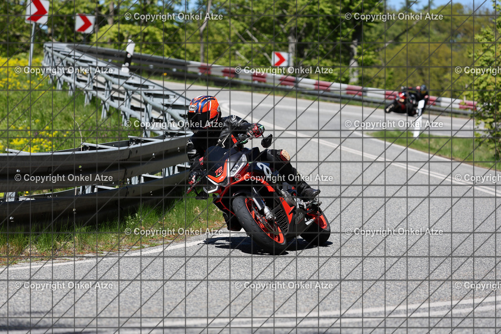 IMG_9513 | Fotograf am Kyffhäuser. Onkel Atze. Kyffhäuser Rennstrecke. Café36. Motorsportfotografie. - Realisiert mit Pictrs.com