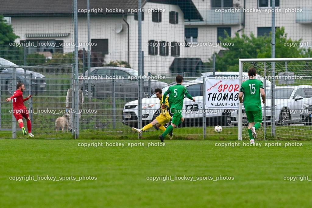 SC Landskron vs. SV St. Jakob  | #29 Thomas Ogradnig SV St. Jakob, #22 Alexander Jürgen Pöschl SC Landskron, #5 Lukas Anton Kofler SC Landskron, #15 Ingo Mailänder SC Landskron, Tor SV St. Jakob, SC Landskron vs. SV St. Jakob , SC Landskron vs. SV St. Jakob  am 16.05.2024 in Villach (Sportpark Landskron), Austria, (Photo by Bernd Stefan)