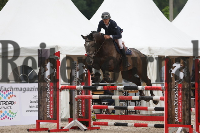 Weilheim_2023_Prfg.Nr.08_Springpferde_Kl.L_Marian Müller_Colorado 253 (4) | Alle Fotos der Reiterjournal Fotografin Doris Matthaes im Reiterjournal Online-Fotoshop. - Realisiert mit Pictrs.com