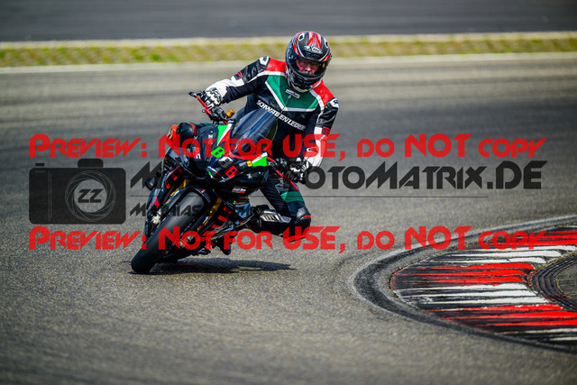 MaZZes_FotoMatrix_240717_6007705_6562 | GELB