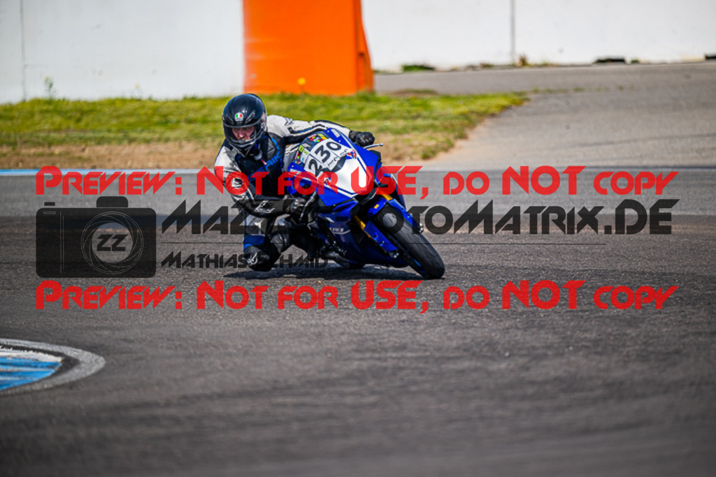 MaZZes_FotoMatrix_230410_7146 | GELB