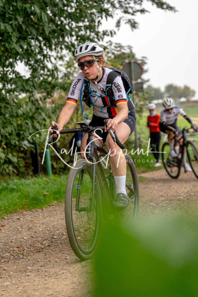 Ralf Eppink Photography 20251011_DSC01282 | Sportfotografie, Eventfotografie, Porträtfotografie, Radsport Fotograf, Triathlon Fotograf, Düsseldorf Fotograf, Köln Fotograf, Actionfotografie, Teamfotografie, Peoplefotografie, Business Portraits, Veranstaltungsfotografie, Reportagefotografie - Realisiert mit Pictrs.com
