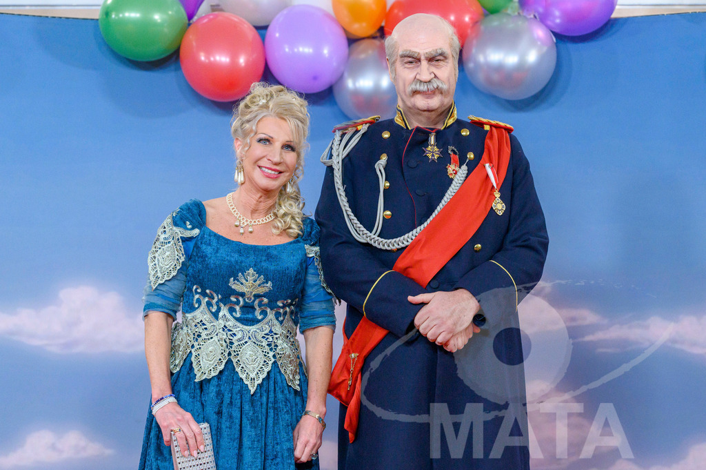 _DWA1626 | Ministerpräsident Markus Söder als Otto von Bismarck mit Frau Karin Baumüller-Söder bei der TV-Sendung Fastnacht in Franken 2024. Veitshöchheim, 02.02.2024 Bayern Deutschland - Realisiert mit Pictrs.com