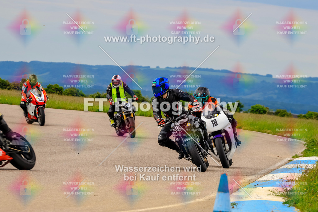 MotoTeam-2454 | Hier findet Ihr Bilder von Touristenfahrten auf der Nürburgring Nordschleife oder von anderen Veranstaltungen die ich besucht habe. Viel Spass beim Durch Schauen 