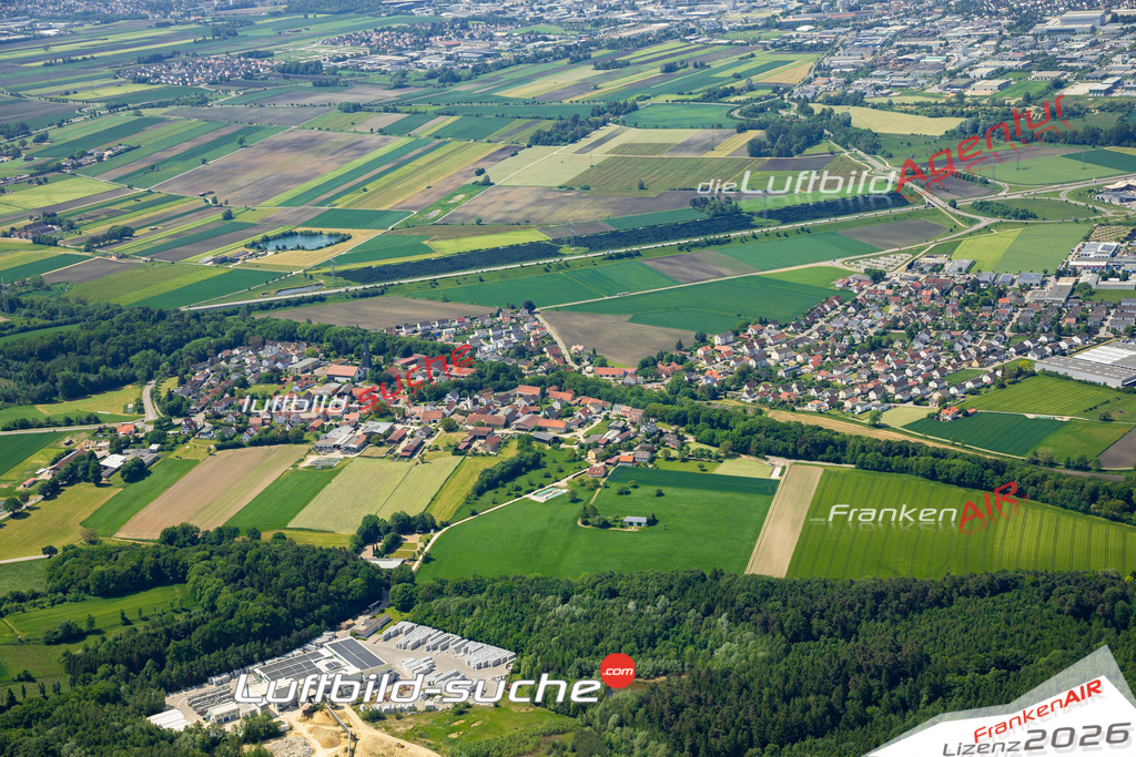 Das Luftbild zeigt Derching Friedberg - Die Luftaufnahme wurde 2023 vom UL-Flugzeug aus erstellt ( keine Drohne ) - Hochauflösende Luftaufnahme - Für grossformatige Ausdrucke geeignet. Die Geschenkidee !Mit Lizenz und Bildrechte bestellbar