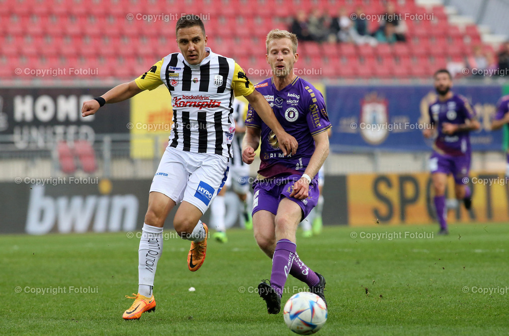 A_LUI_151022_21 | SPORT,FUSSBALL,TIPICO BUNDESLIGA AUSTRIA KLAGENFURT-LASK 15.10.20022 IM BILD :CHRISTOPHER CVETKO  (KLAGENFURT) UND BRANKO JOVCIC (LASK) FOTO:FOTOLUI/MARIOWIMMER