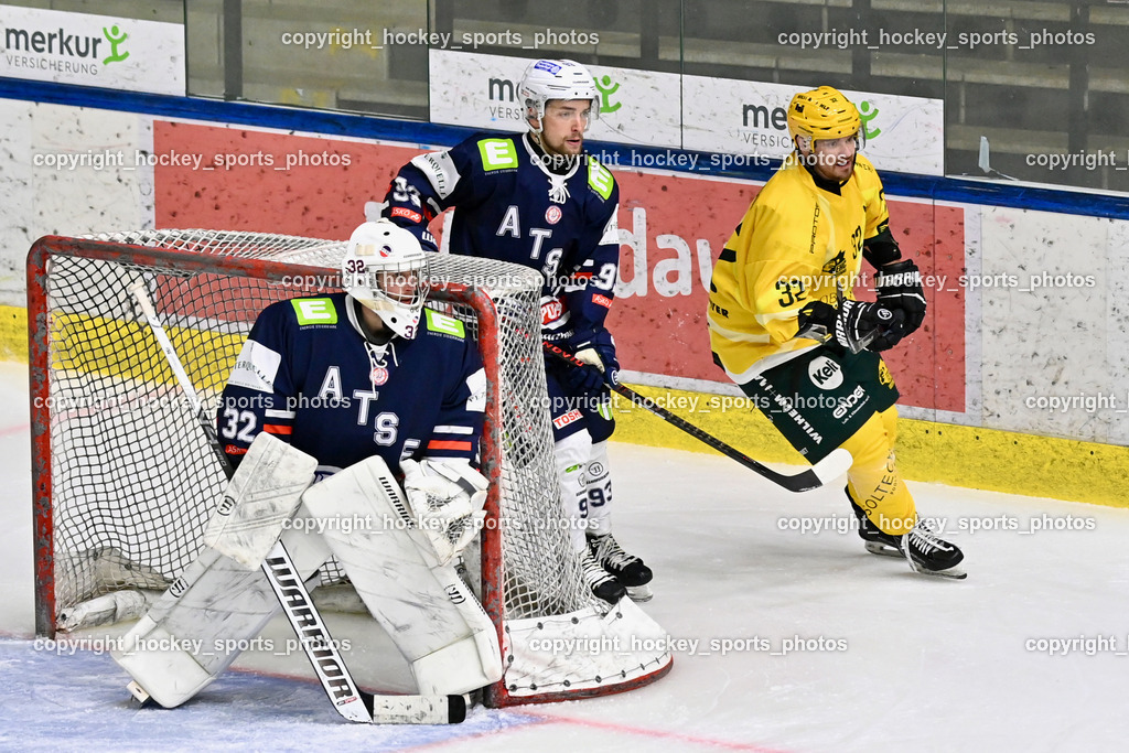 ATSE Graz vs. EHC Lustenau | #32 Stefan Daniel EHC Lustenau, #93 Fellner Sebastian ATSE Graz, #32 Zeugswetter Florian ATSE Graz, ATSE Graz vs. EHC Lustenau, ATSE Graz vs. EHC Lustenau am 14.02.2026 in Graz (Merkur Eishalle ), Austria, (Photo by Bernd Stefan)