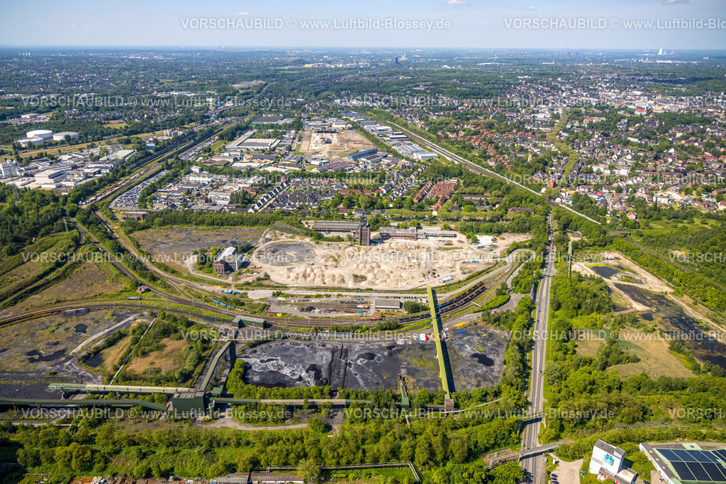 Bottrop230509434 | Luftbild, Zeche Prosper II mit Malakoffturm, Baustelle, Abrissarbeiten am Gewerbegebiet An der Knippenburg, Batenbrock-Süd, Bottrop, Ruhrgebiet, Nordrhein-Westfalen, Deutschland