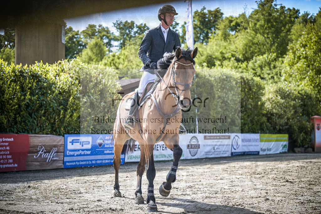 DOS_8611 | Entdecke hochwertige Reitturnierfotos von Foto Oger. Professionell, emotional und authentisch – jetzt Lieblingsmomente im Shop bestellen.Deutschlandweite Turnierfotografie. - Realisiert mit Pictrs.com