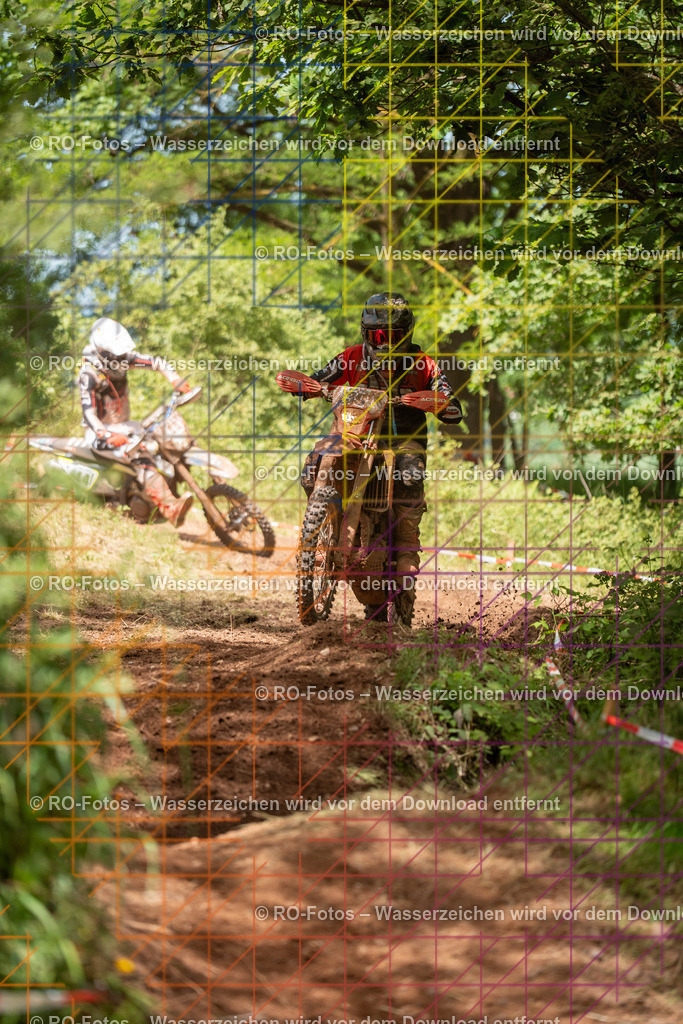 Wolfshausen 5 Lauf -672 | Sportfotografie von RO-Fotos: Motorsport, Motocross, Enduro, Laufveranstaltungen und Triathlon. Professionelle Fotos von Sportlern und Events. - Realisiert mit Pictrs.com