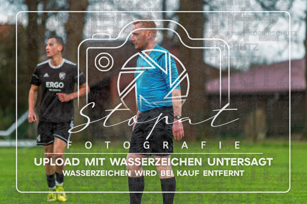 FGFSSGN-1063 | David Grabowski (Schiedsrichter) beim Herren 3. Kreisklasse HK Spiel zwischen FG Fulde-Stellichte II und SG Nordheide III im Fulder Zentralstadion, Fulde (Simon Paul Stopat) - Realisiert mit Pictrs.com