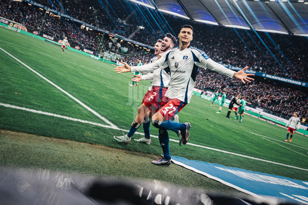 Fußball | Männer | Saison 2024/2025 | 2. Fußball-Bundesliga | 17. Spieltag | Hamburger SV vs. SpVgg Greuther Fürth | 21.12.2024 | Torjubel Davie Selke (#27, HSV)