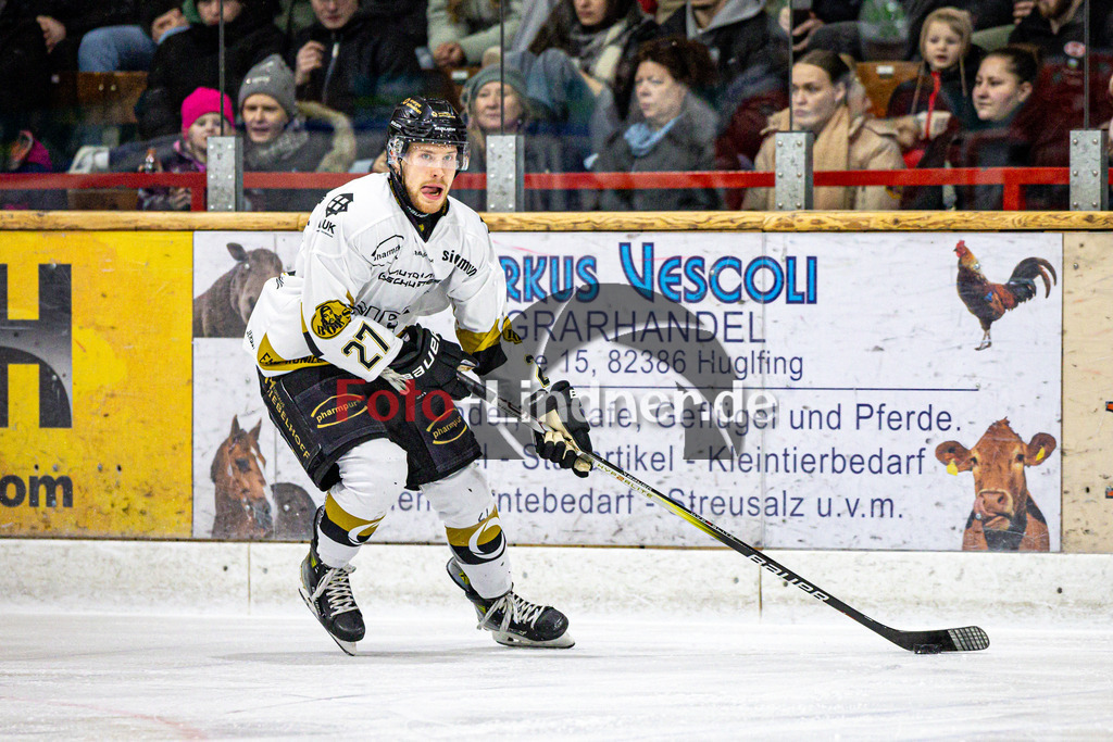TSV Peißenberg MINERS gegen EHC Königsbrunn PINGUINE | Eishockey Bayernliga Herren Playoffs Viertelfinale 2024/25 - Spiel 6 von 7, TSV Peißenberg MINERS gegen EHC Königsbrunn PINGUINE, 20250221,Toms PROKOPOVICS (EHC 27) in Aktion,2025-02-21 in Peißenberg (Eisstadion Peißenberg)Toms PROKOPOVICS (EHC 27)Copyright: WolfgangxLindner foto-lindner.de