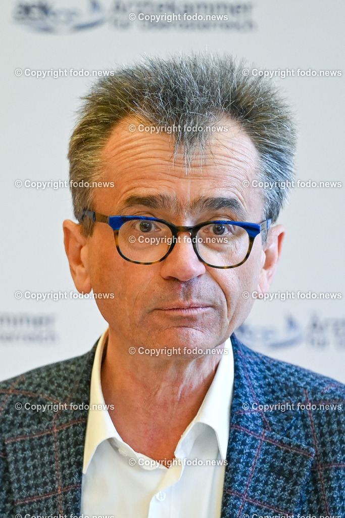 Pressekonferenz Aerztekammer für Ooe_ Aerzteteam sichert Versorgung in Linz Sued_ 22.03.2024-19 | 22.03.2024, Linz, AUT, Pressekonferenz Aerztekammer für Ooe, Aerzteteam sichert Versorgung in Linz Sued, im Bild Peter Niedermoser (Praesident der Aerztekammer für Oberoesterreich)