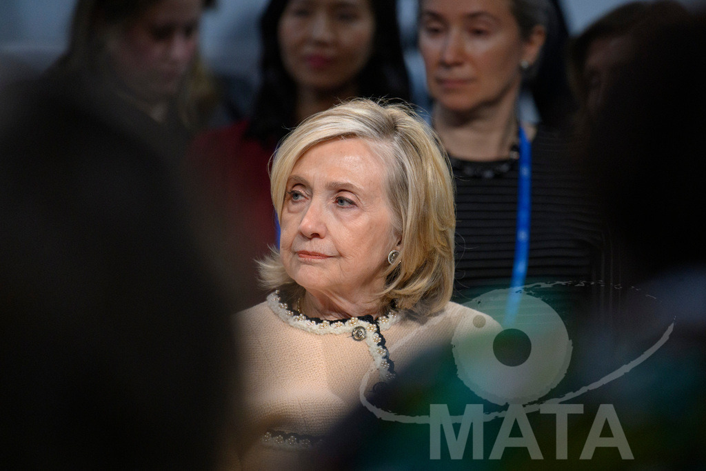 _DWA0183 | Die US-Politikerin Hillary Clinton auf der Veranstaltung Girls Just Want to Have Fundamental Rights: Fighting the Global Pushback im Rahmen der Münchner Sicherheitskonferenz 2026. München, 14.02.2026 Bayern Deutschland - Realisiert mit Pictrs.com