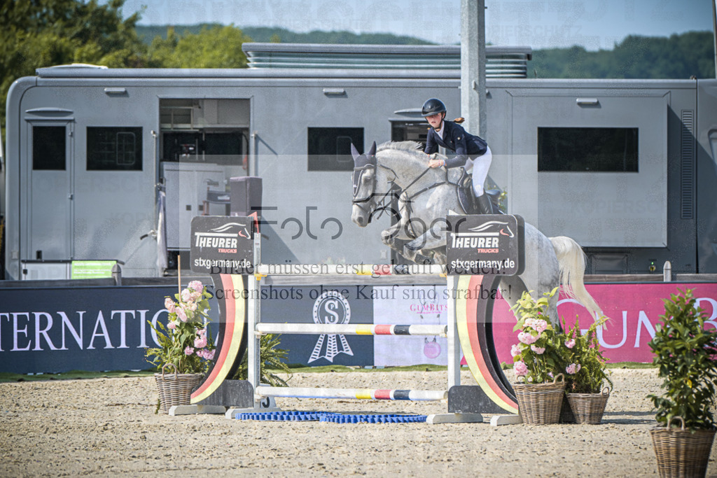 DOS_6926 | Entdecke hochwertige Reitturnierfotos von Foto Oger. Professionell, emotional und authentisch – jetzt Lieblingsmomente im Shop bestellen.Deutschlandweite Turnierfotografie. - Realisiert mit Pictrs.com