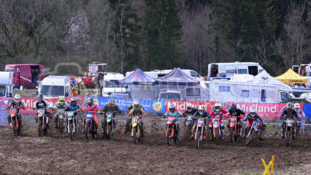 Motocross Schlatt bei Winterthur - 29. April 2023 | Start der Kategorie MX2.
Instagram: @mx_schlatt | @mc_wila | @sam_schweiz
Bild: Sportfotografie Markus Aeschimann | www.markus-aeschimann.ch - Realisiert mit Pictrs.com