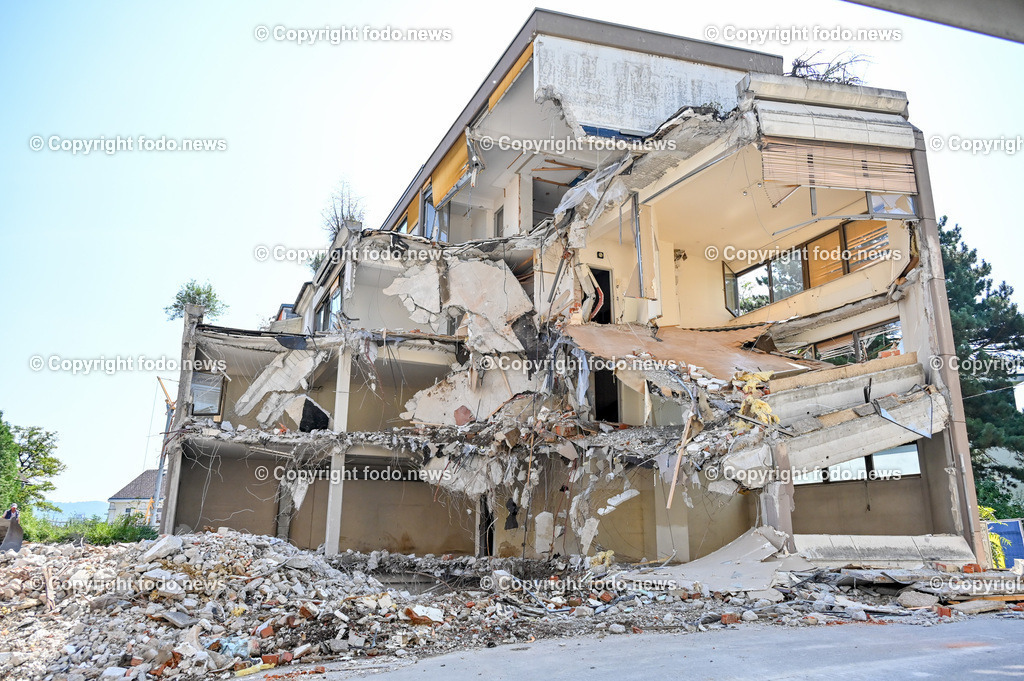 Linz_ Abbruchhaus Aubergstrasse_ 17.08.2023-9 | 17.08.2023, Linz, AUT, Aubergstrasse, Abbruchhaus, im Bild Linz, Abbruchhaus Aubergstrasse, Baustelle, Absperrung, gesperrt, Einsturzgefahr
