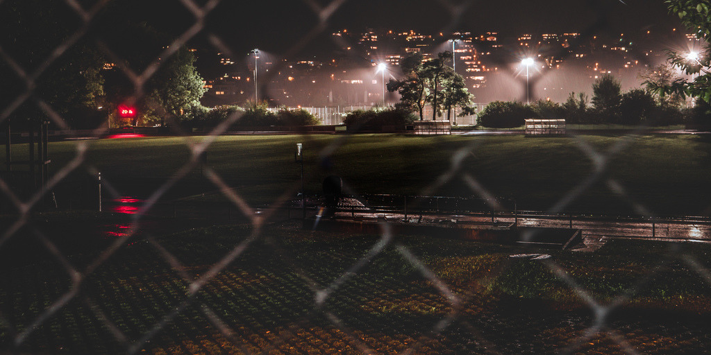 Sportplatz Gitterli | colour, farbig - Realisiert mit Pictrs.com