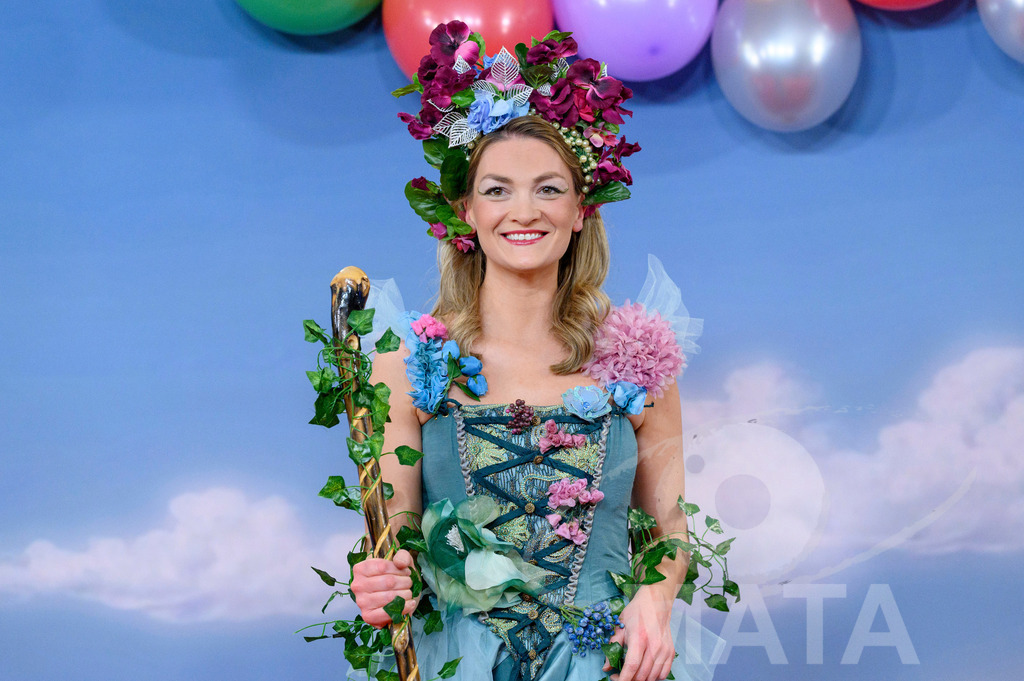 _DWA2071 | Staatsministerin für Gesundheit, Pflege und Prävention Judith Gerlach (CSU) bei der TV-Sendung Fastnacht in Franken 2024. Veitshöchheim, 02.02.2024 Bayern Deutschland - Realisiert mit Pictrs.com