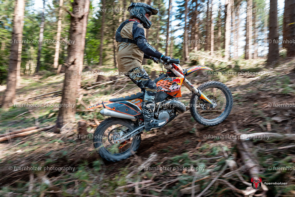 fuernholzer_250501-C1-814 | Fotografische Impressionen von der Red Stag Enduro Extreme by fuernholzer-photography.com. Endurosport in Österreich fotografisch festgehalten von fuernholzer. Auftragsfotografie für Private, Gewerbefotos und Industriefotografie. Eventfotografie, Sportfotografie und Motorsportfotografie. Anbieter von Fotoworkshops, Fototraining, fotografischen Vorträgen und Fotoseminaren.